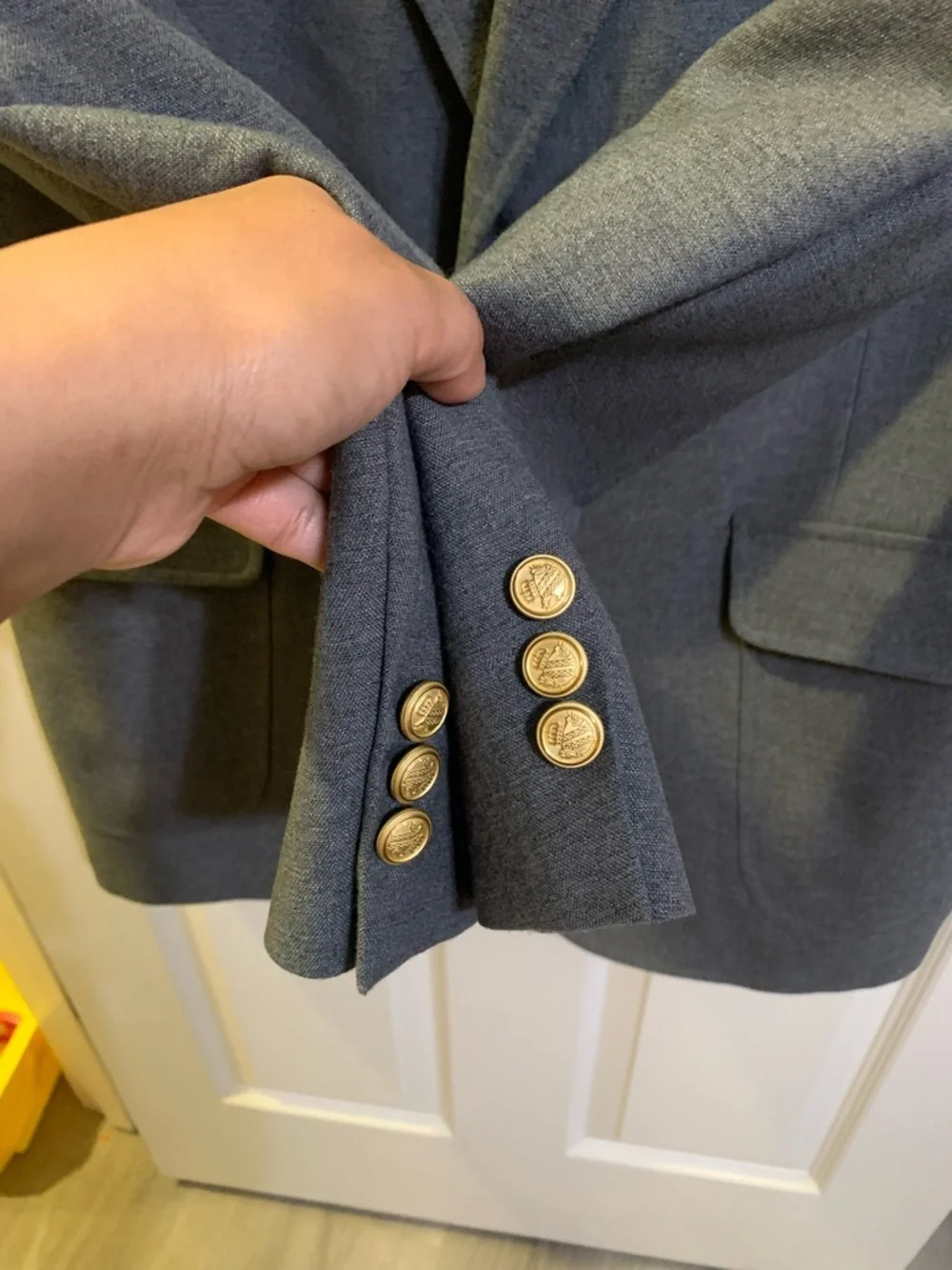 David Taylor Sz‎ 40R Wool Blend Gray Sport Coat Blazer Jacket with Gold Button